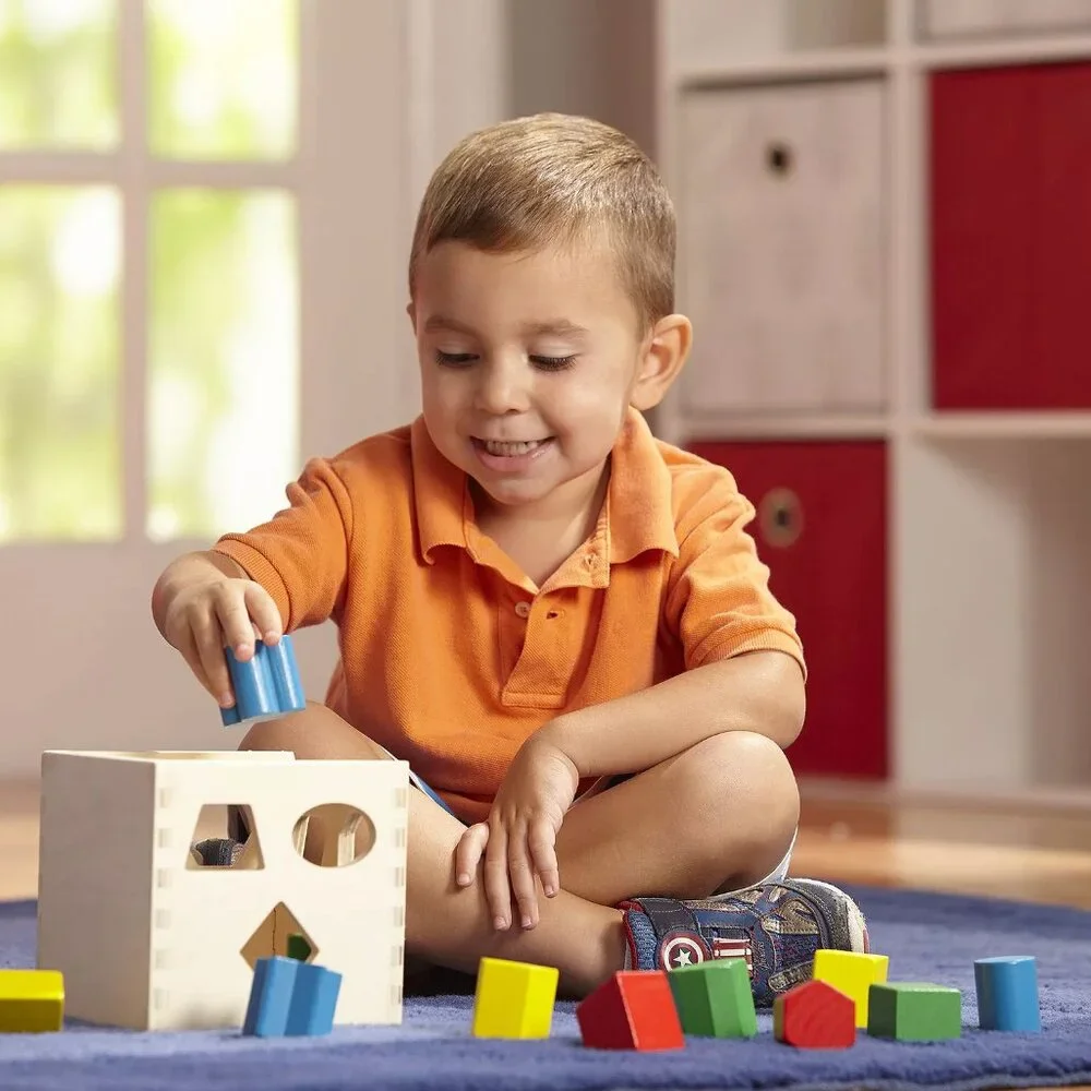 NWT Melissa & Doug Shape Sorting Cube